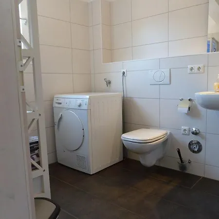 Fewo-6-3-ferienwohnung-in-graal-mueritz Appartement *
